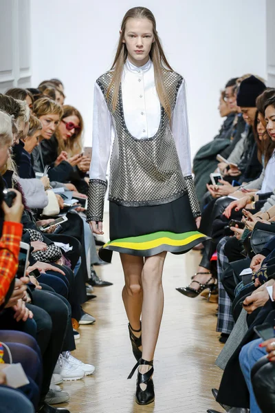 Look 9